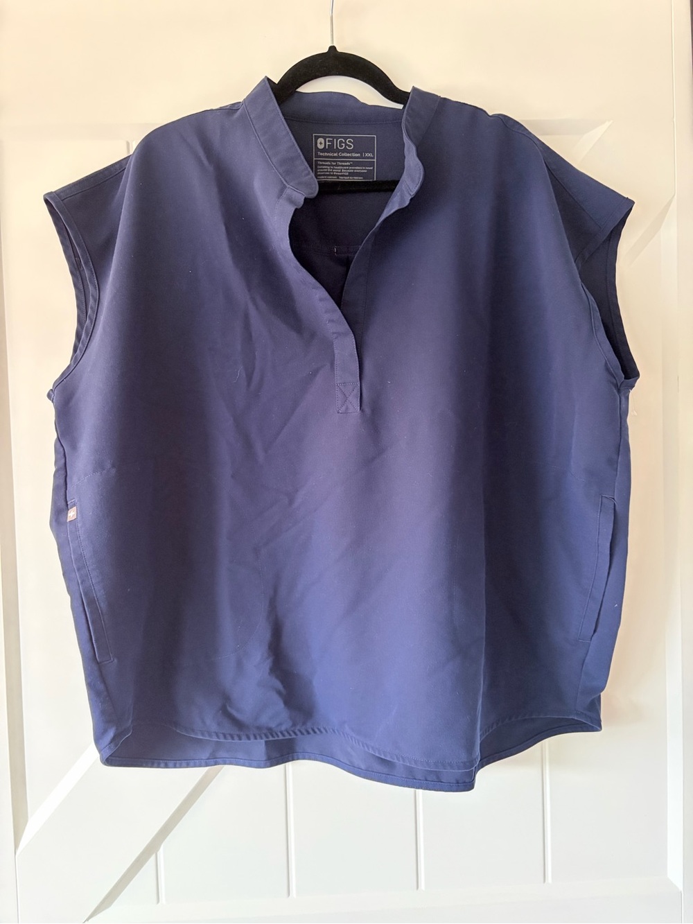 FIGS RAFAELA Navy Sleeveless Tunic Top and pants set